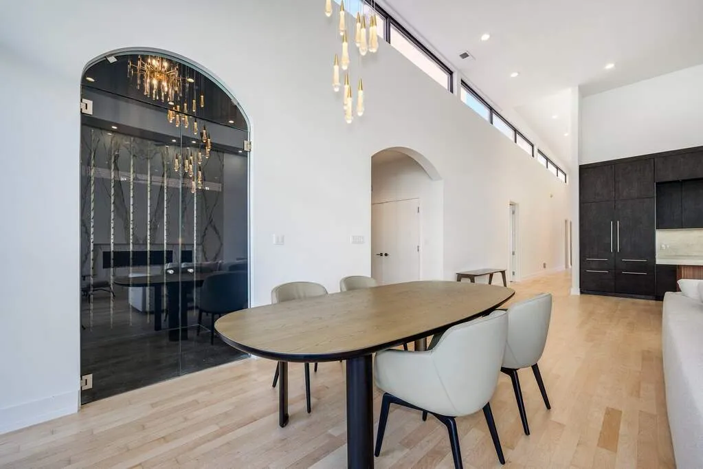 1219 W Madison Street, Chicago — photo 17 of 47